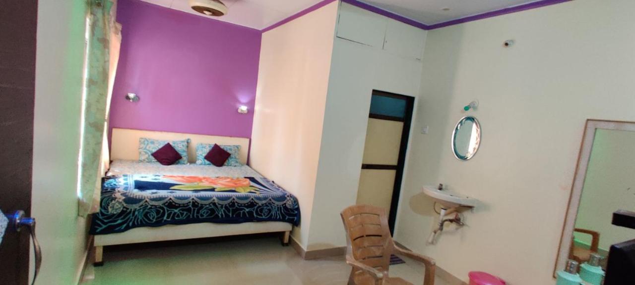 New Alpha House Matheran Hotell Eksteriør bilde