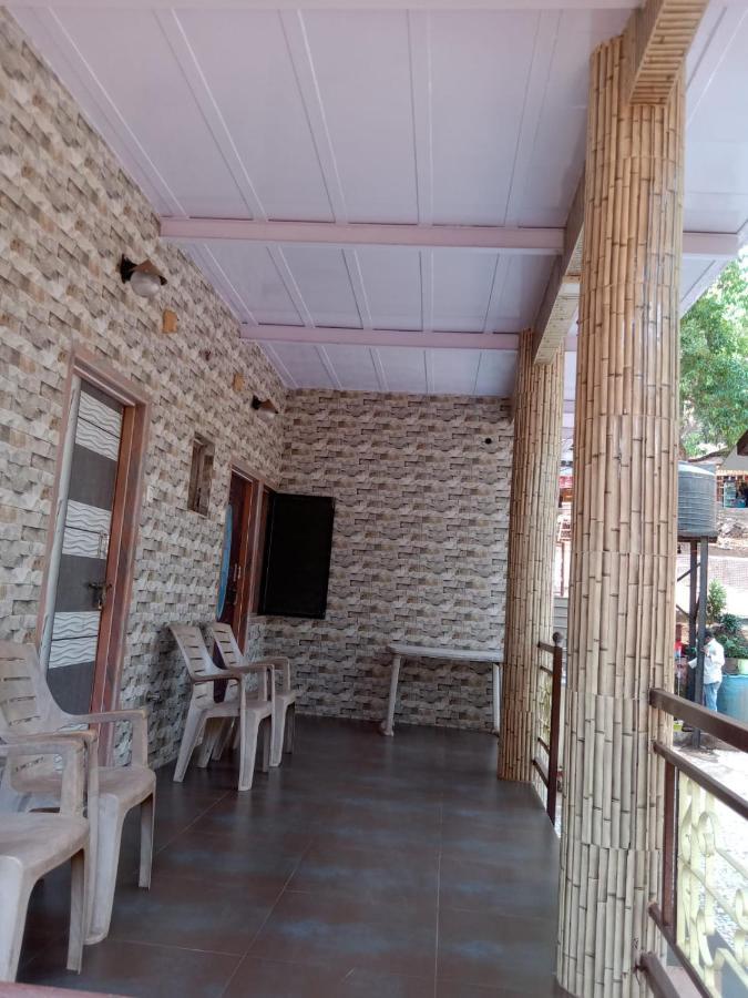 New Alpha House Matheran Hotell Eksteriør bilde